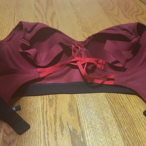 Victoria Sport back close 32DD Bra